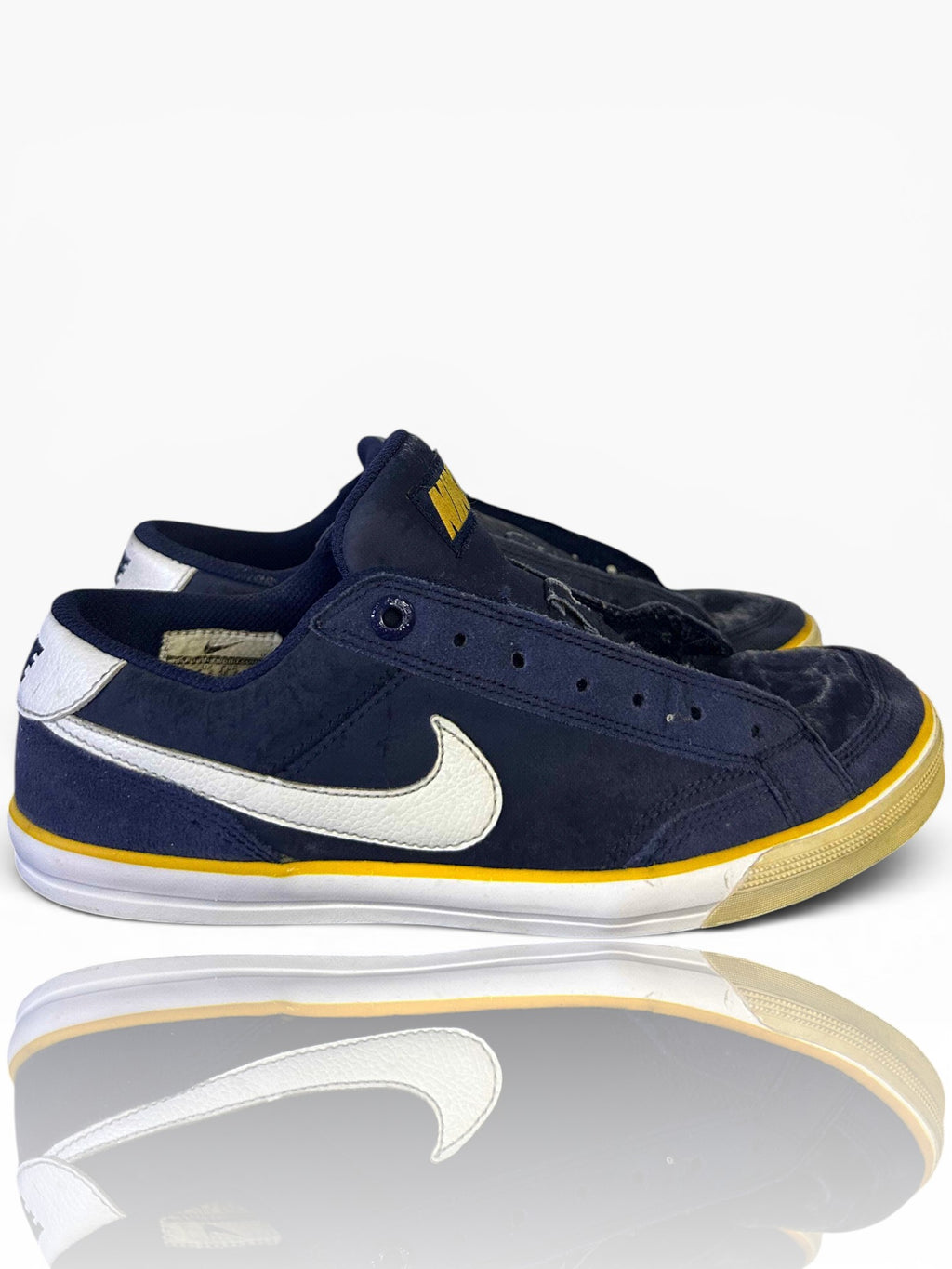 Vintage Nike Sweet Classic Low – Navy Blue / Yellow Streak