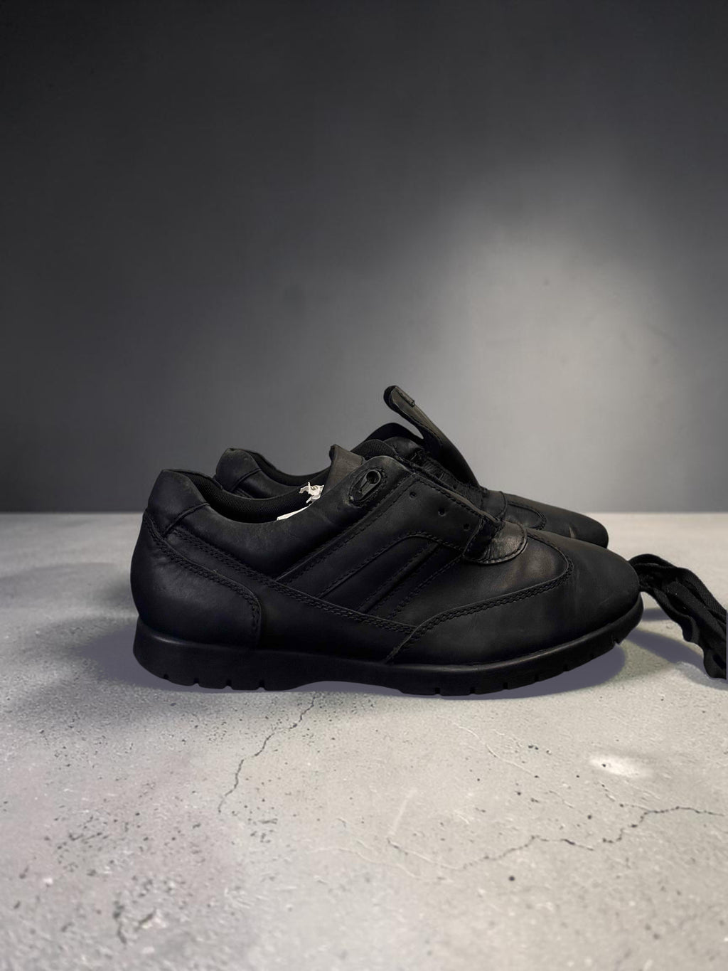 TRIPLE BLACK CASUAL LEATHER SNEAKERS