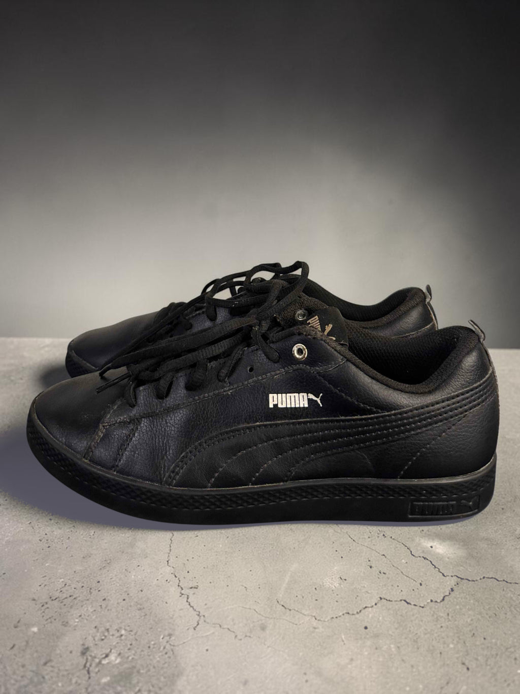 PUMA SMASH SLEEK LOW-TOP SNEAKERS
